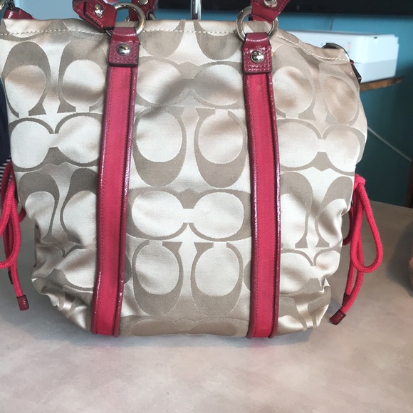 Coach Signature Tan Shoulder Bag with red trim! In EUC, NO spots anywhere ❤️ - Picture 7 of 15